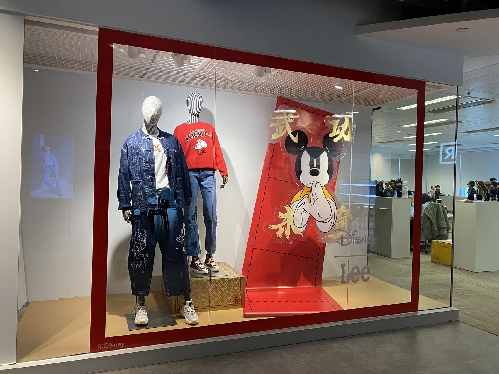 uv打印_平板打印_亞克力打印_uv印刷_光柵板打印_堅(jiān)成廣告制品有限公司